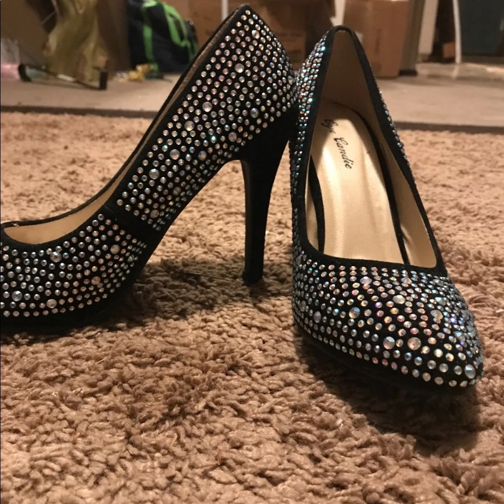 High Heels - Picture 2 of 3